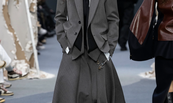 89 Janet Jackson Wore A Gray Tailored Sacai Suit With Mixed Fabric Detailing To The Grammy Hall Of Fame GalaJanet Jackson Wore A Gray Tailored Sacai Suit With Mixed Fabric Detailing To The Grammy Hall Of Fame Gala