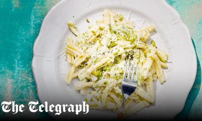 Pasta with pistachio and ricotta pesto recipe