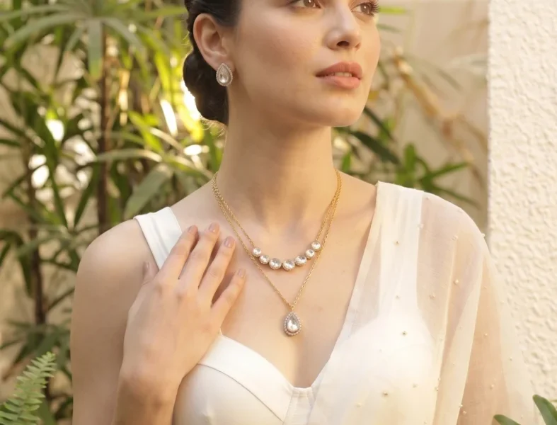 How to Wear Jewelry to Look Classy Women