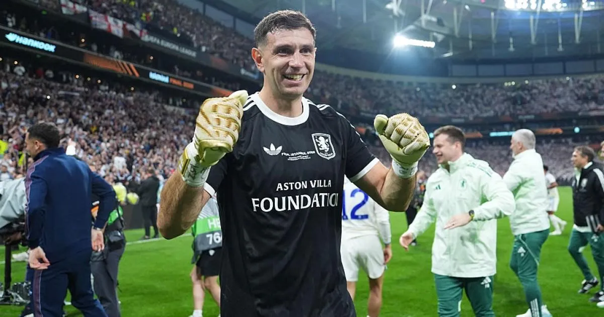 Emi Martinez suffered nightmare injury in warm-up before winning Europa League final | Football