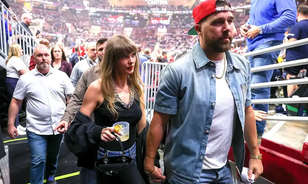 GettyImages-2277904884 Travis Kelce Cheer on Cavaliers Courtside