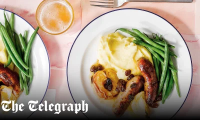 Baked sausages with apples and onions, and cheddar mash recipe