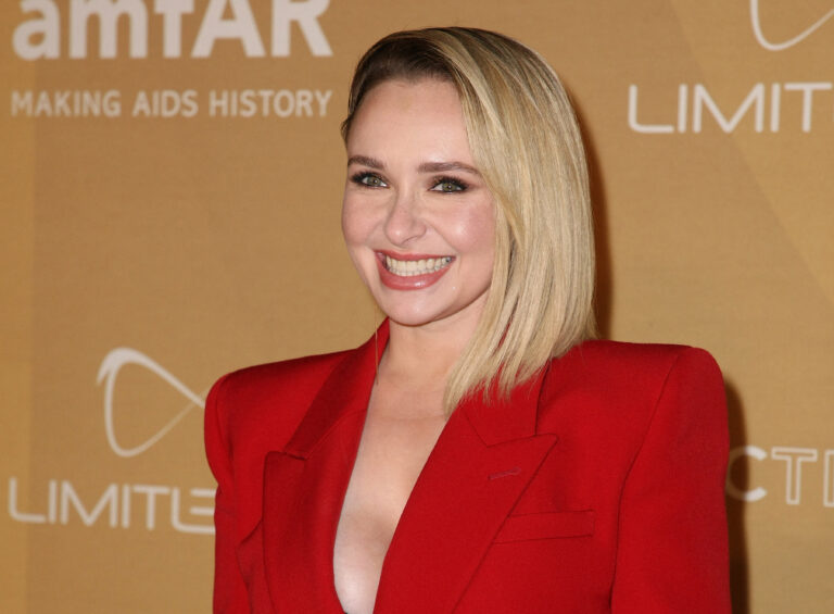 Hayden Panettiere at 2022 amfAR Gala Los Angeles