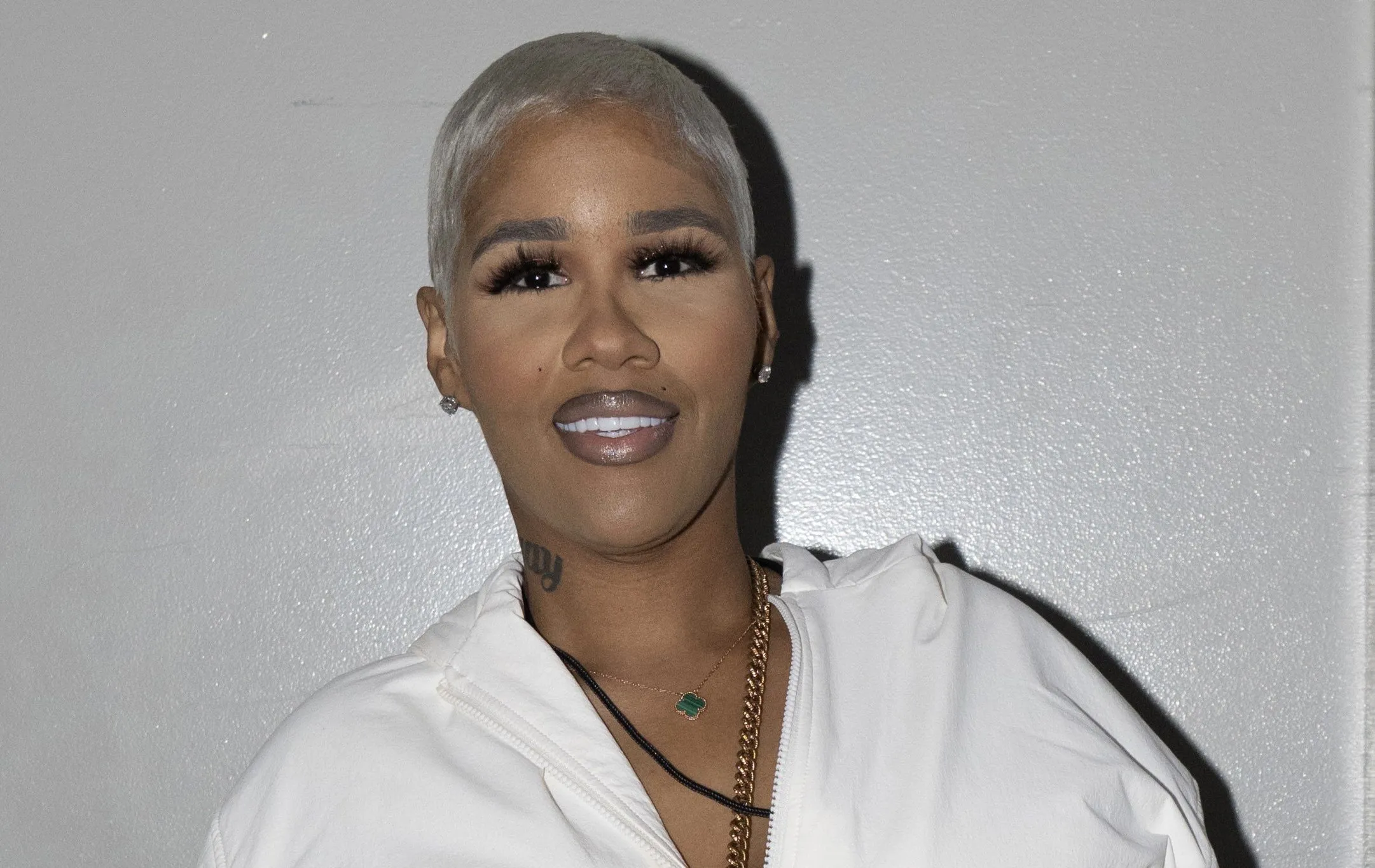 Throwing Shade At Fellow Female Rappers In New Freestyle (VIDEOS)