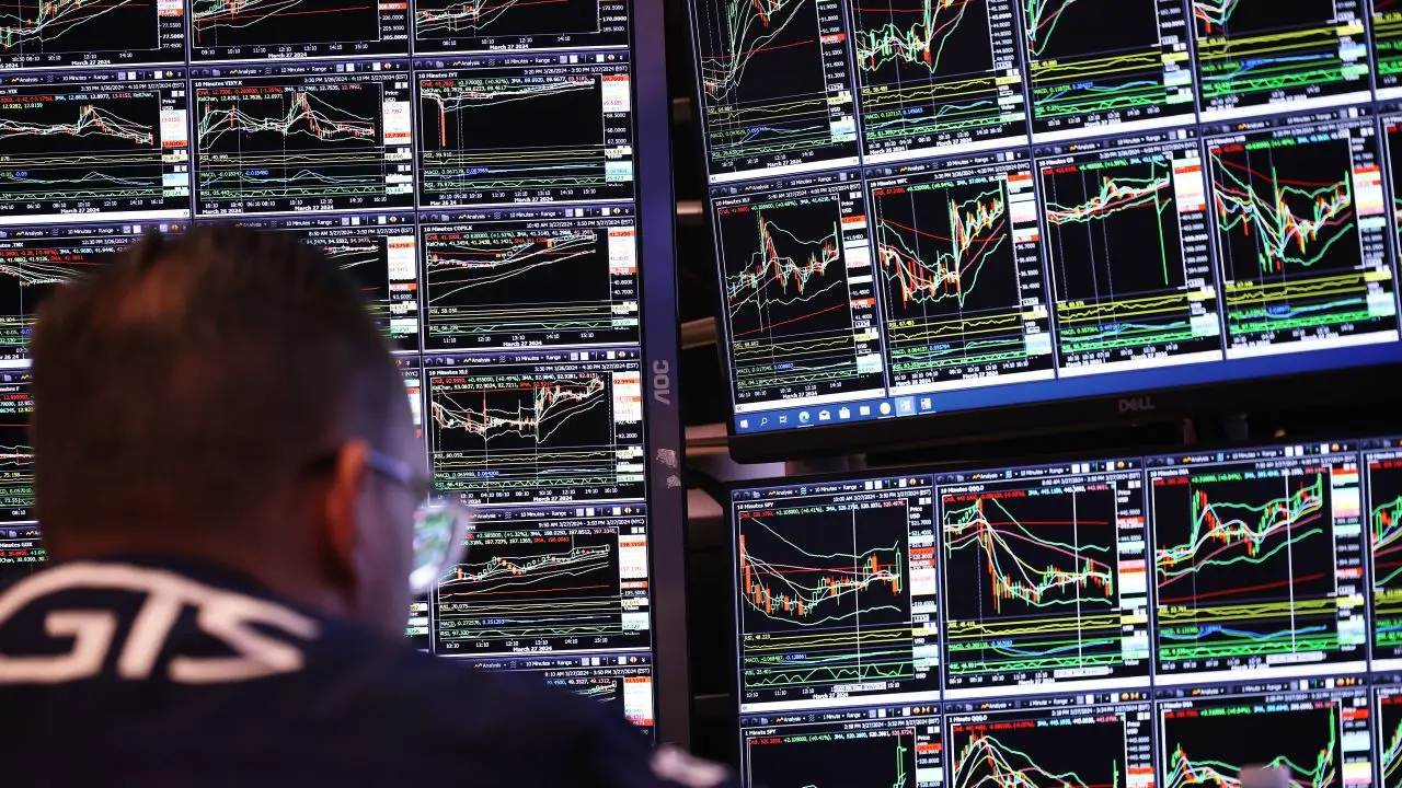 ETFs for retirees explained with tips on diversification and income