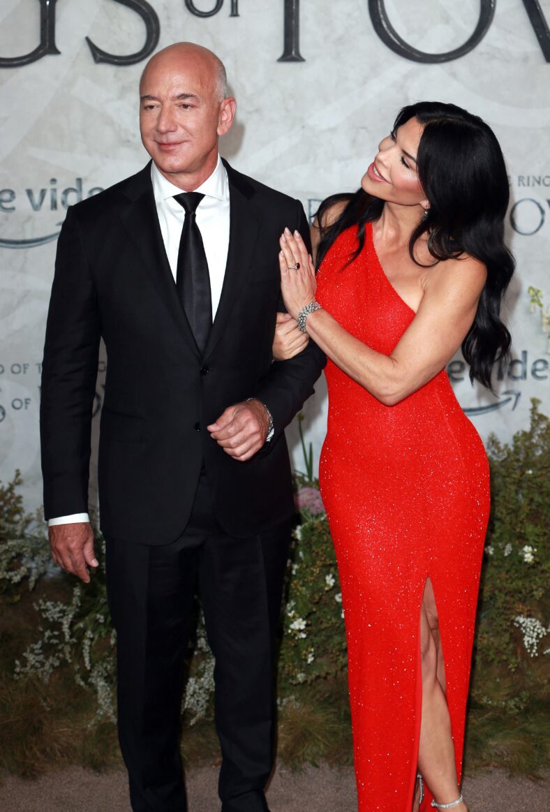 How Jeff Bezos And Lauren Sanchez Earned Anna Wintour’s 'OK'