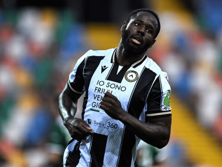 Keinan Davis sports the Udinese kit on the pitch