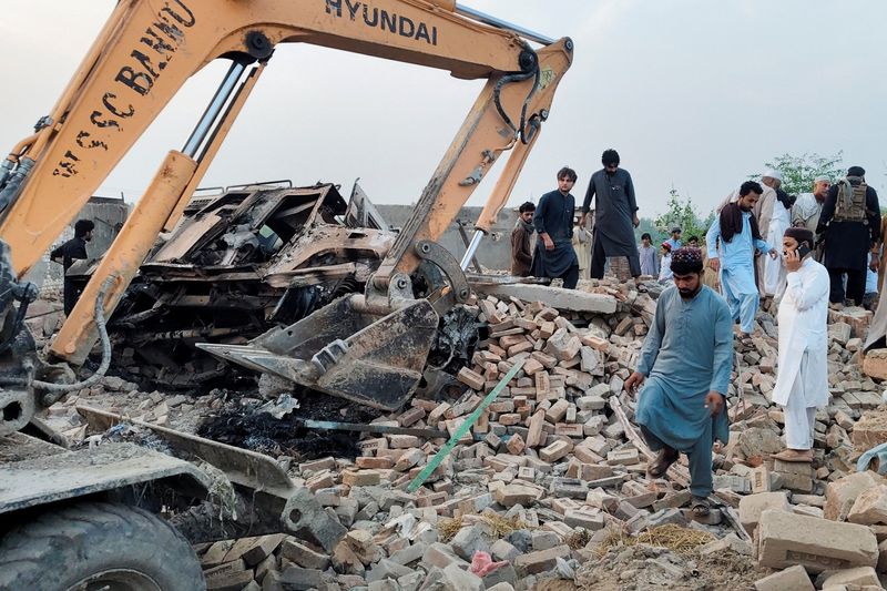 Car bombing and shootout kills 14 Pakistani police officers