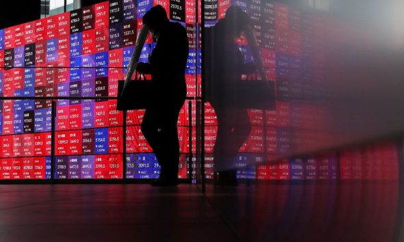 Share futures ease, dollar gains as Gulf talks teeter