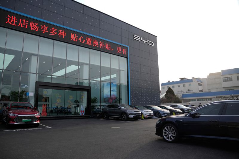 China’s domestic car demand stays weak but exports strengthen