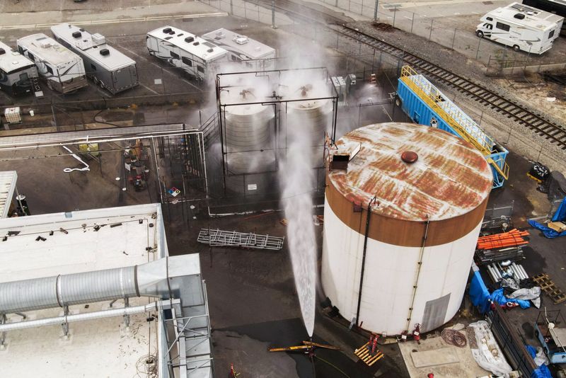 California chemical tank heating up after evacuation in LA suburb, fire official