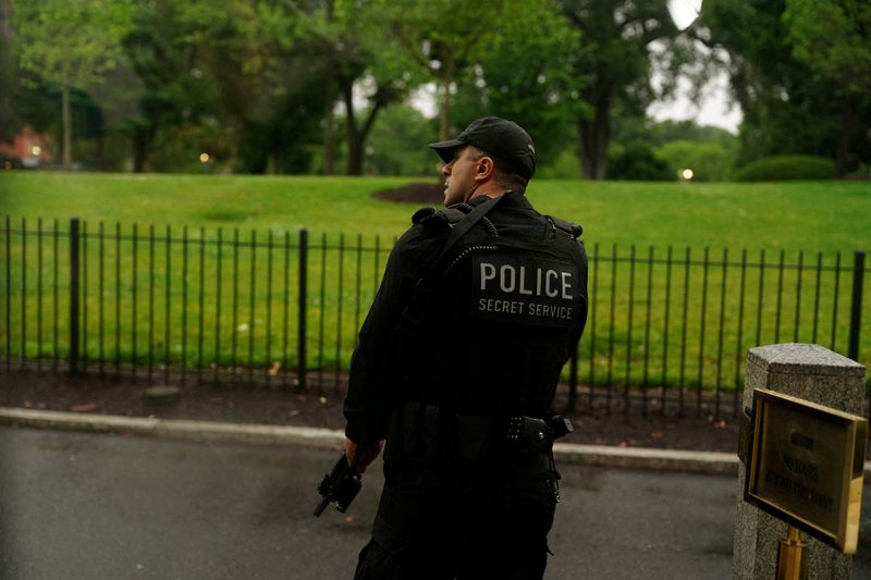 US Secret Service investigates reports of shots near White House