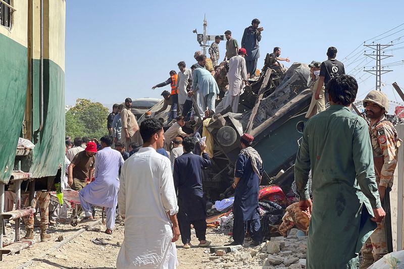 Powerful bomb explosion in Pakistan’s Quetta kills 24, reports say