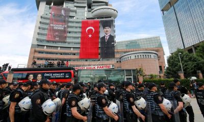 Turkish riot police enter opposition headquarters to evict ousted leadership