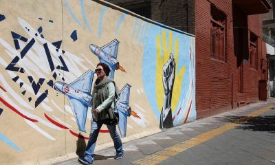 Iran and US trade air strikes after Trump dismisses report of Hormuz deal
