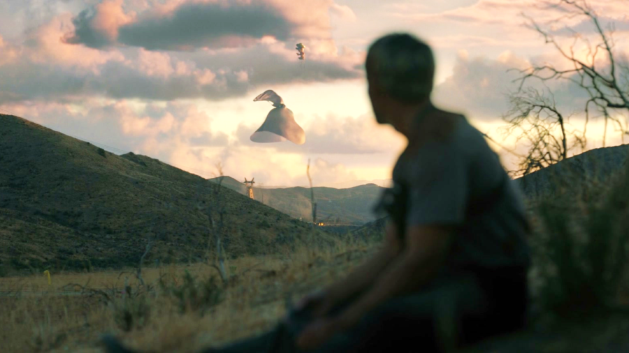 UFOs Are Hiding In Plain Sight In Netflix's Jaw-Dropping Sci-Fi Thriller