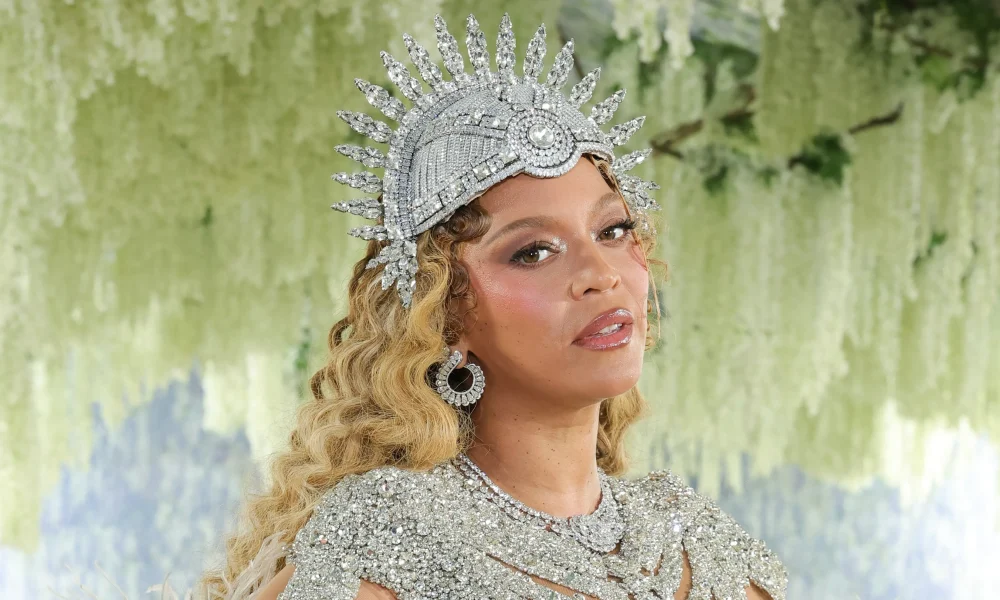 Okay! Beyoncé's Wardrobe Change At The Met Gala Has Internet Users Talkin' (PHOTOS)