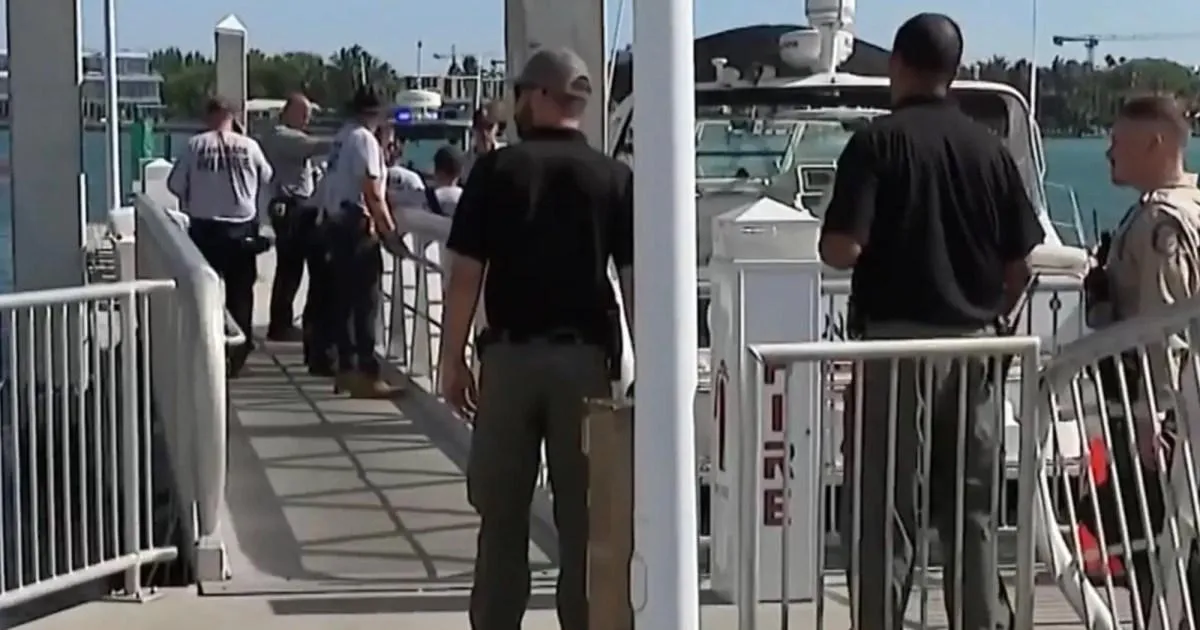 At least 11 hospitalised after explosion rips through tourist boat at holiday hotspot | News US