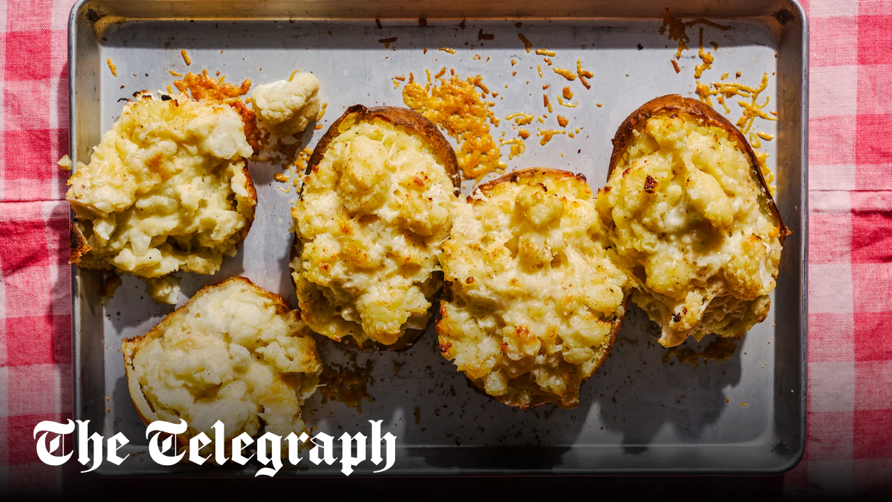 Cauliflower cheese baked potatoes recipe