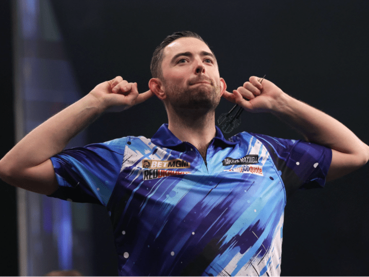 Luke Humphries, defends title