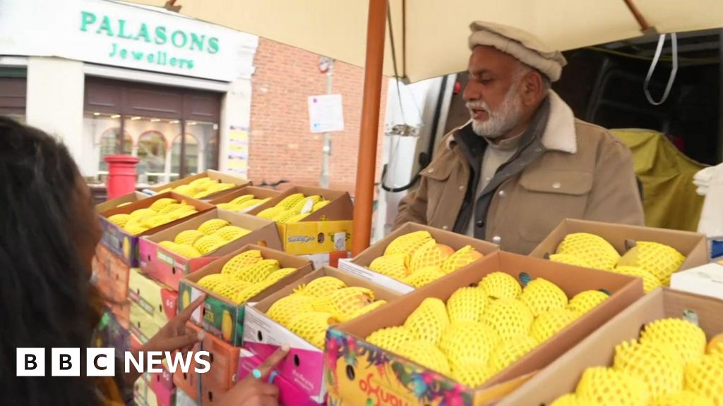 London traders hit by 'king of mangoes' shortage