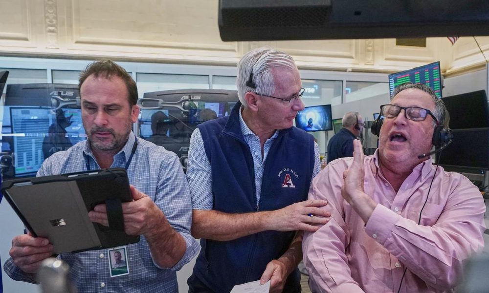 Wall St falls on concerns about Middle East tensions