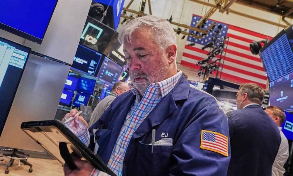 Wall Street ends lower on mounting inflation worries