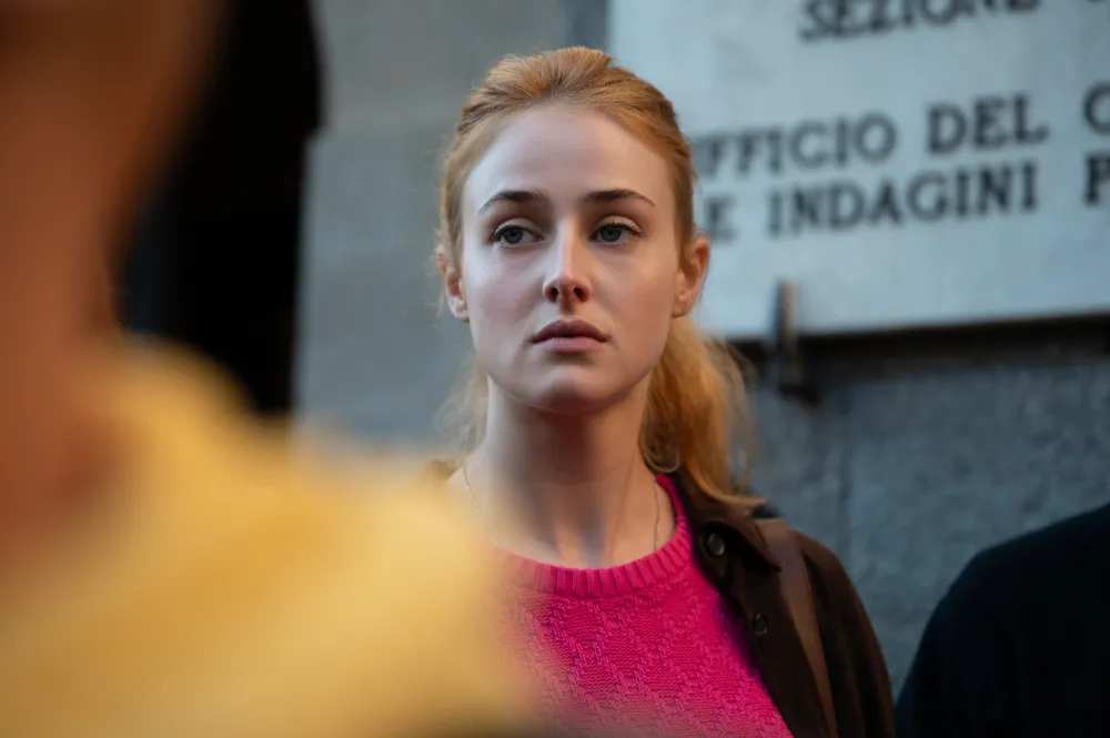What to Know About Grace Van Patten's Sister Anna After Amanda Knox Show 