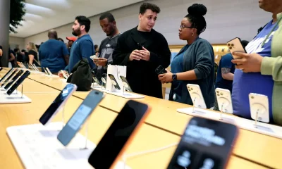 Apple agrees to $250M settlement over iPhone AI marketing claims