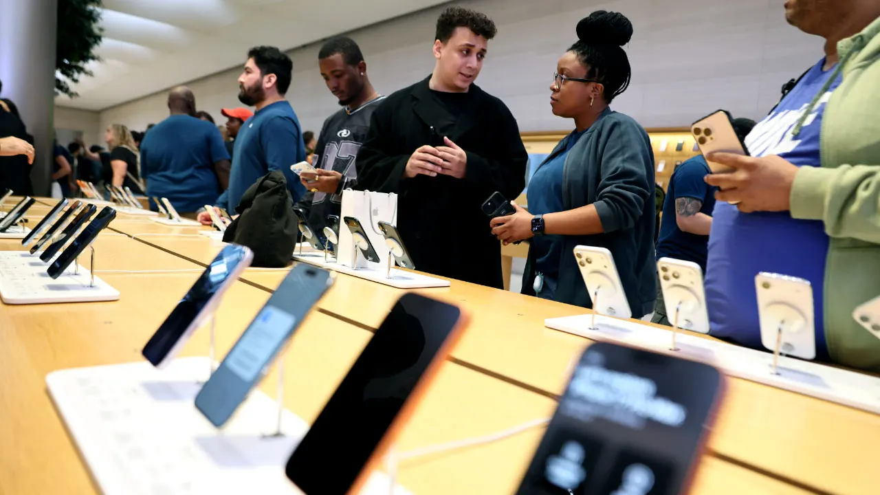 Apple agrees to $250M settlement over iPhone AI marketing claims