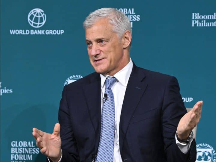 Standard Chartered CEO dismisses 7,800 AI-related job cuts as affecting “low-level human capital”