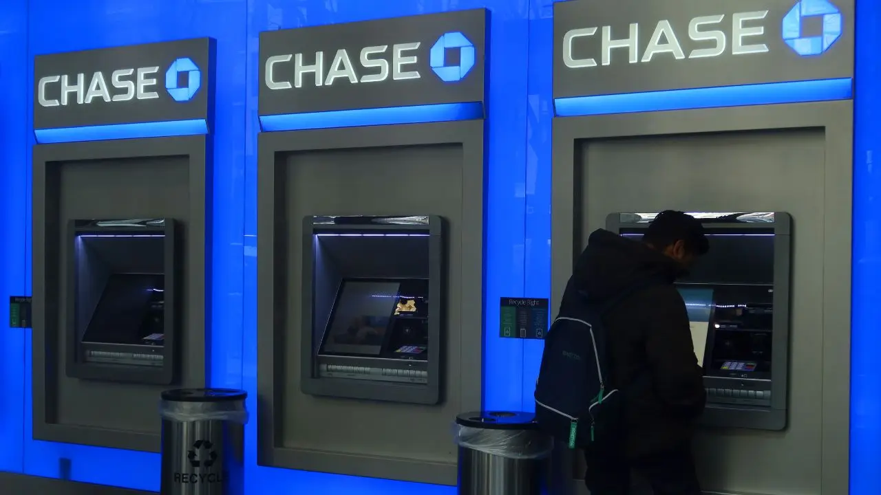 FBI warns banking spoof calls are tricking customers into transferring money