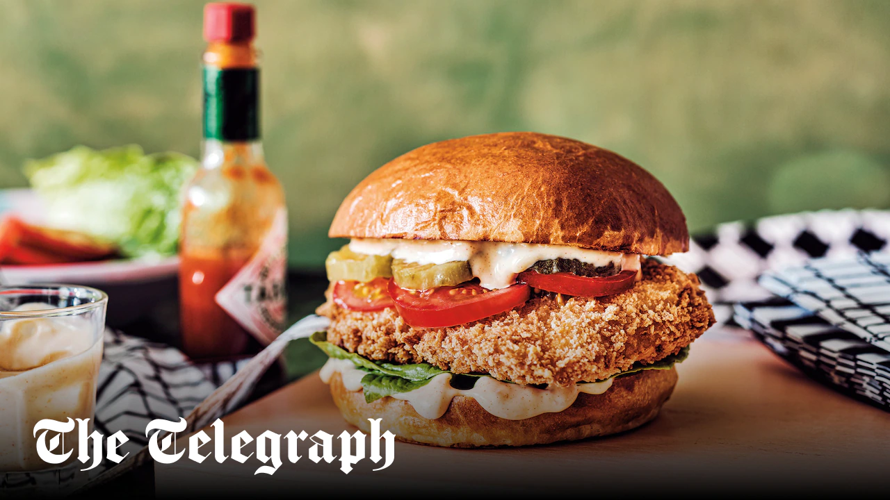 Spicy chicken burgers with special sauce recipe