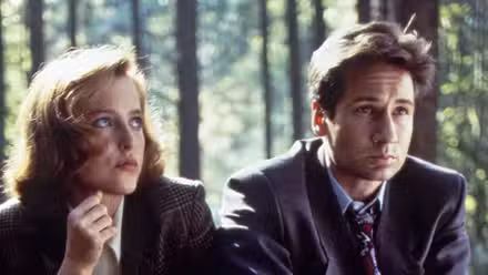 THE X-FILES, Gillian Anderson, David Duchovny, 1993-2002. photo: Chris H.B. / © Fox Network / Courtesy: Everett Collection