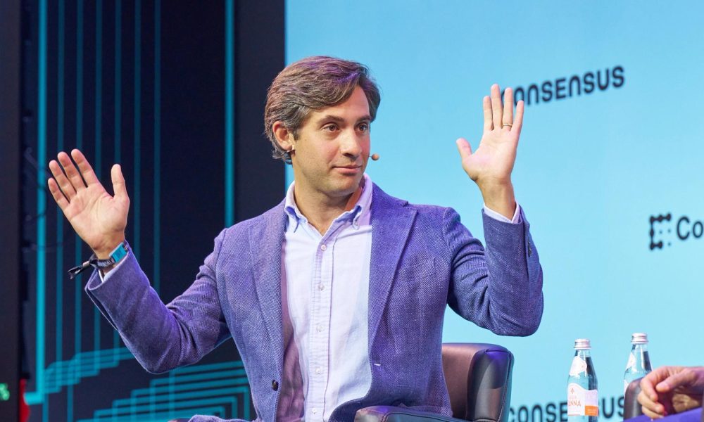 Crypto's barbell; speculation and stablecoin payments won users, Tempo's Romero says