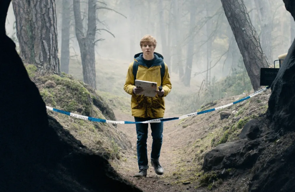 Louis Hofmann in Dark season 1