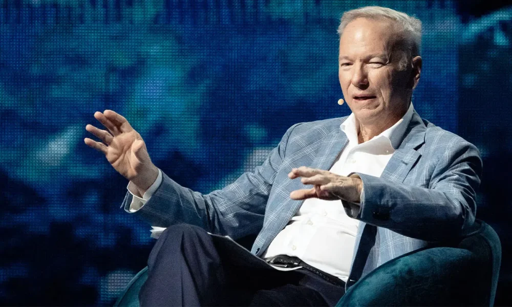 Former Google CEO Eric Schmidt booed at University of Arizona commencement