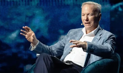 Former Google CEO Eric Schmidt booed at University of Arizona commencement