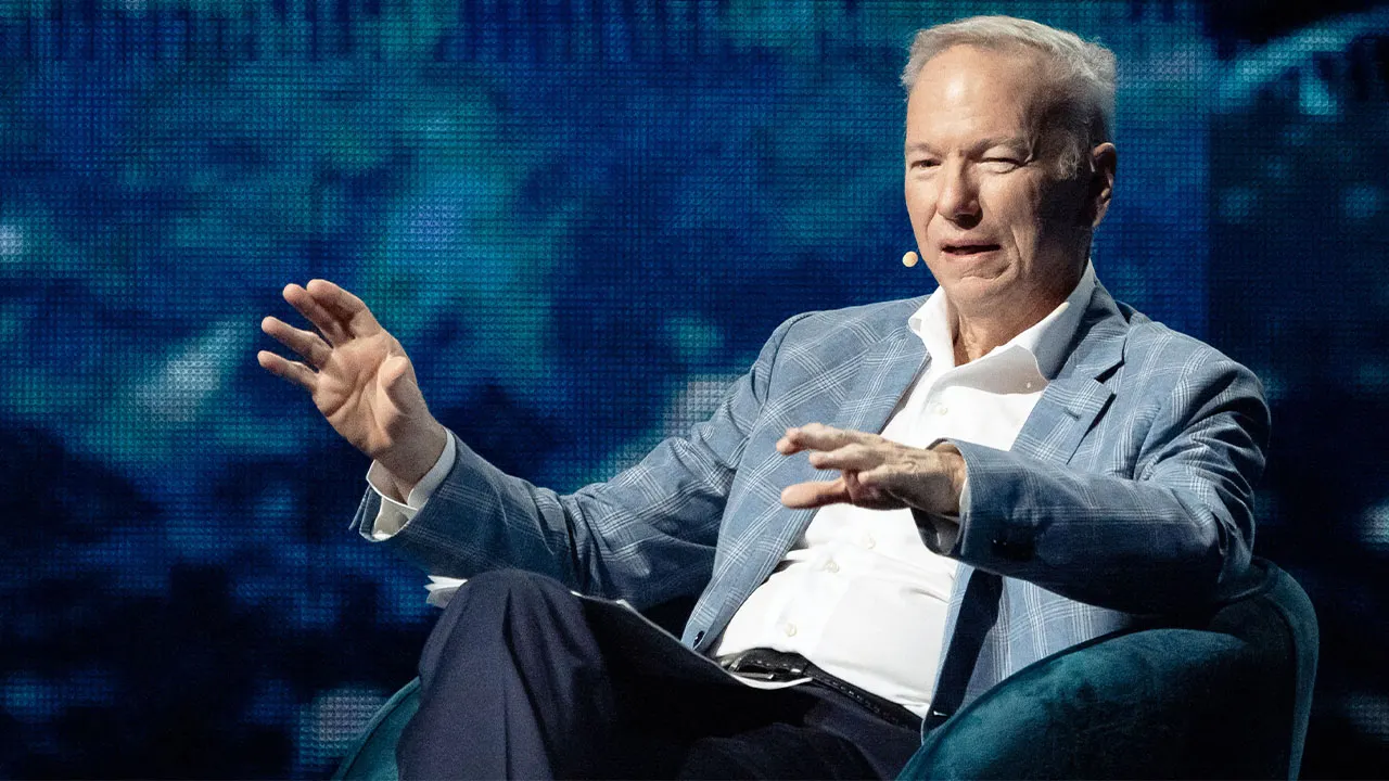 Former Google CEO Eric Schmidt booed at University of Arizona commencement