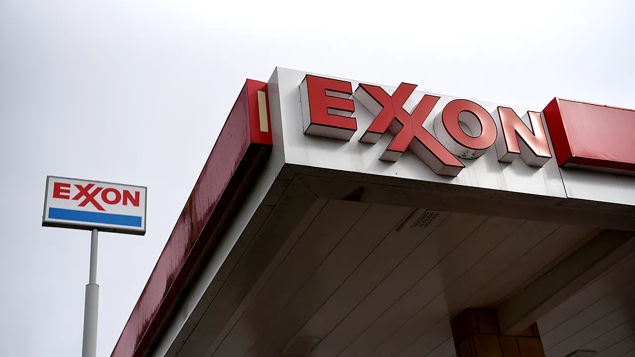 Oil prices could hit $160 as ExxonMobil shareholders approve move to Texas