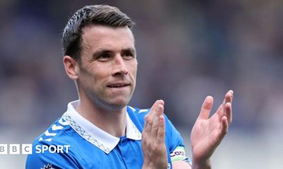 Seamus Coleman claps