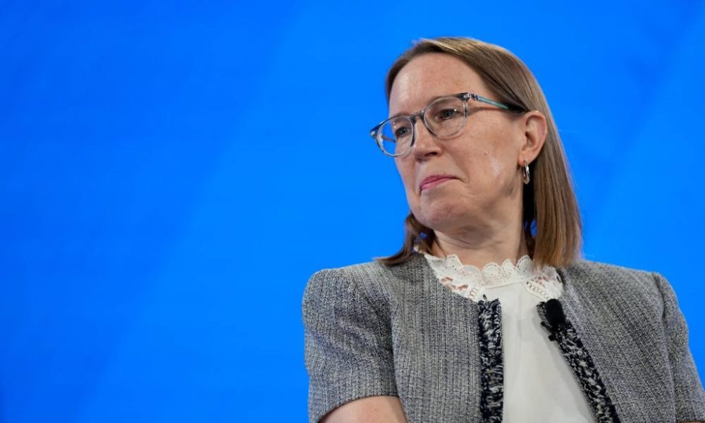 SEC ‘Crypto Mom’ Hester Peirce to Depart: What Her November Exit Means