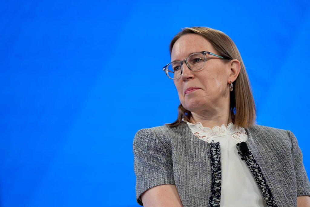 SEC ‘Crypto Mom’ Hester Peirce to Depart: What Her November Exit Means