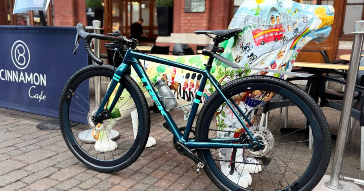How one cafe's 'Lycra discount' has left a town overrun with cyclists | News UK