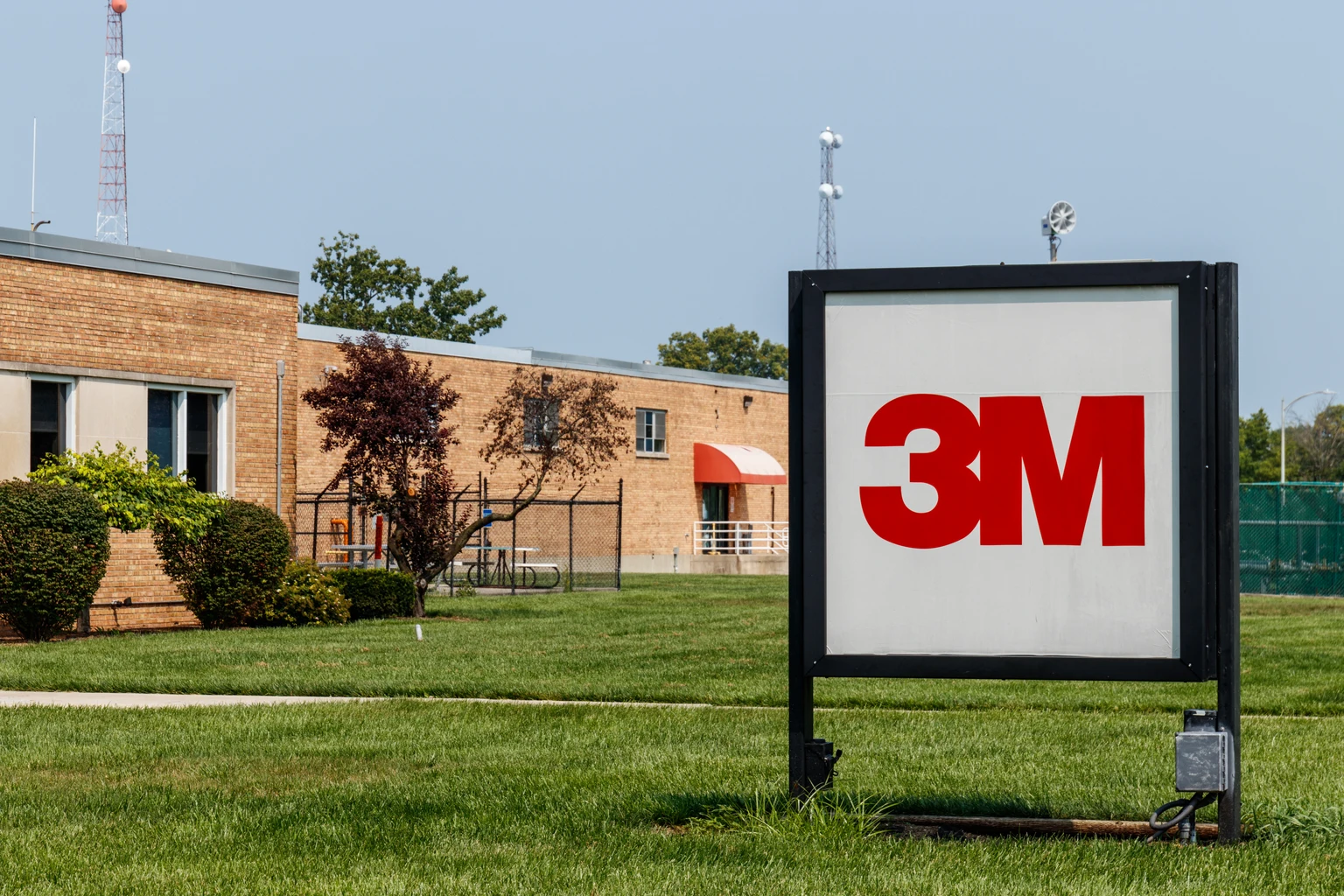 3M: Iran Conflict And Inflationary Pressure Could Derail The Recovery (NYSE:MMM)