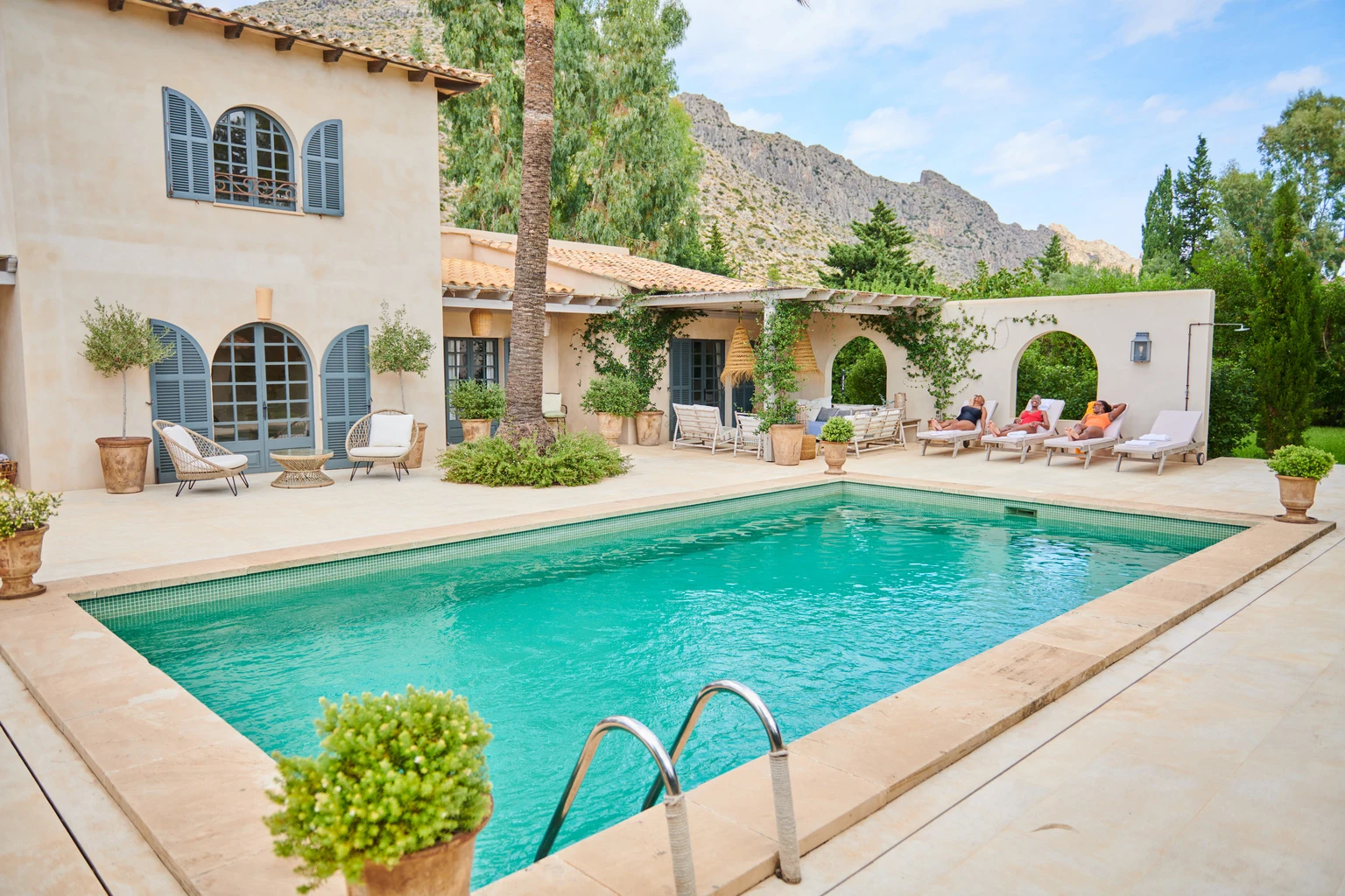 Pool Corporation Stock: Profiting From Sunbelt's Long Term Growth Potential (NASDAQ:POOL)