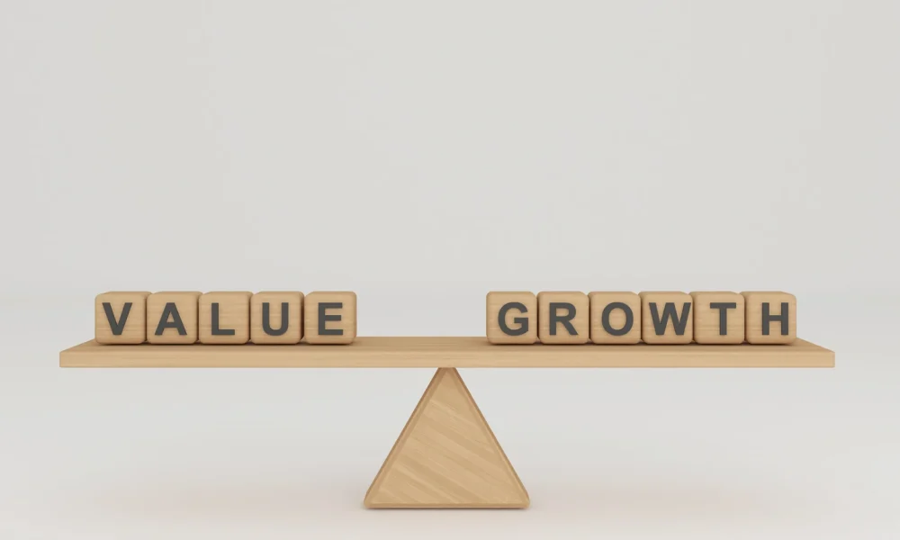SPYV: Value Lags, But Mitigates Risk In Market Downturns (NYSEARCA:SPYV)