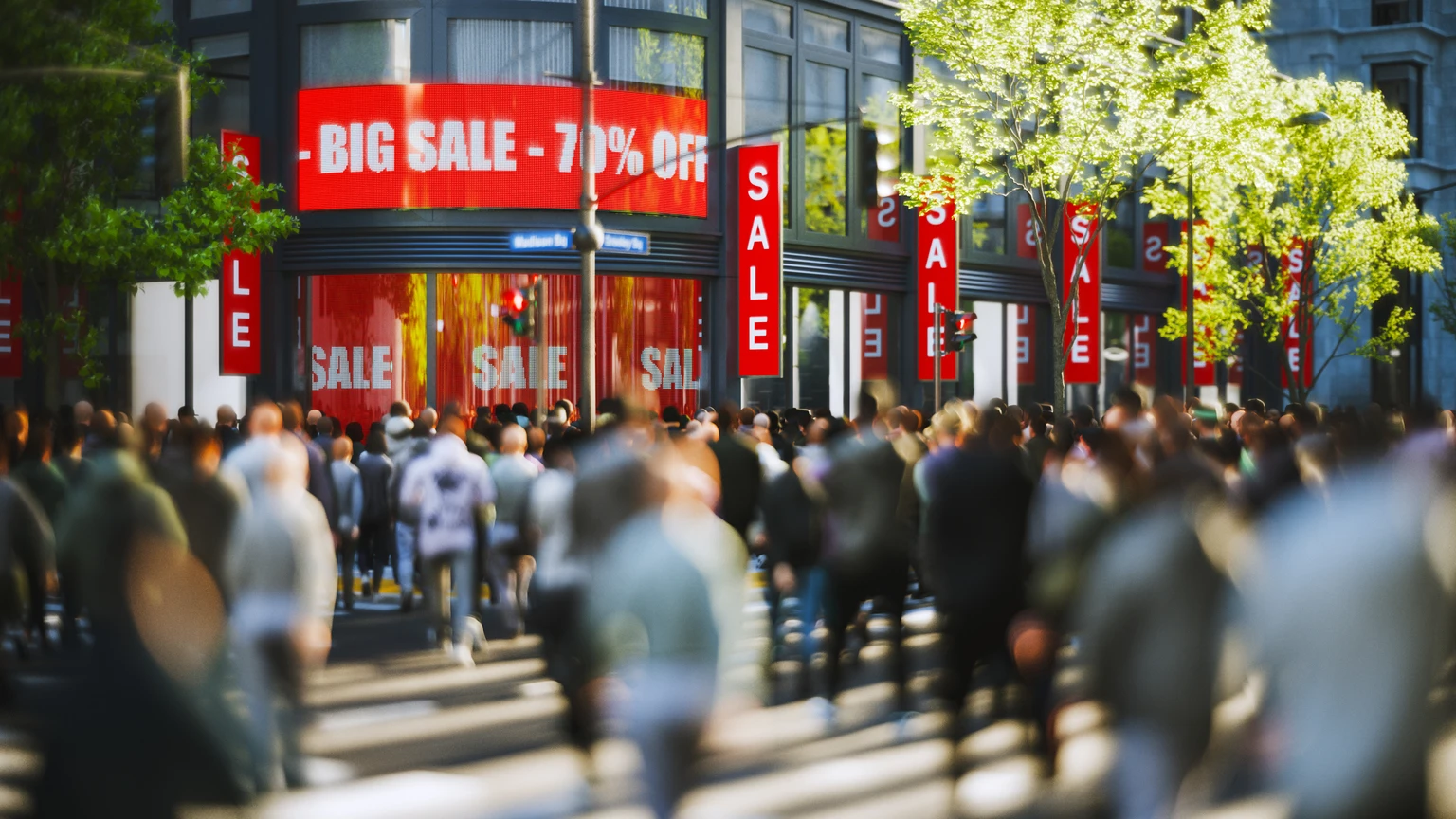 April U.S. Retail Sales Rise As Expected; Default Risk Climbs