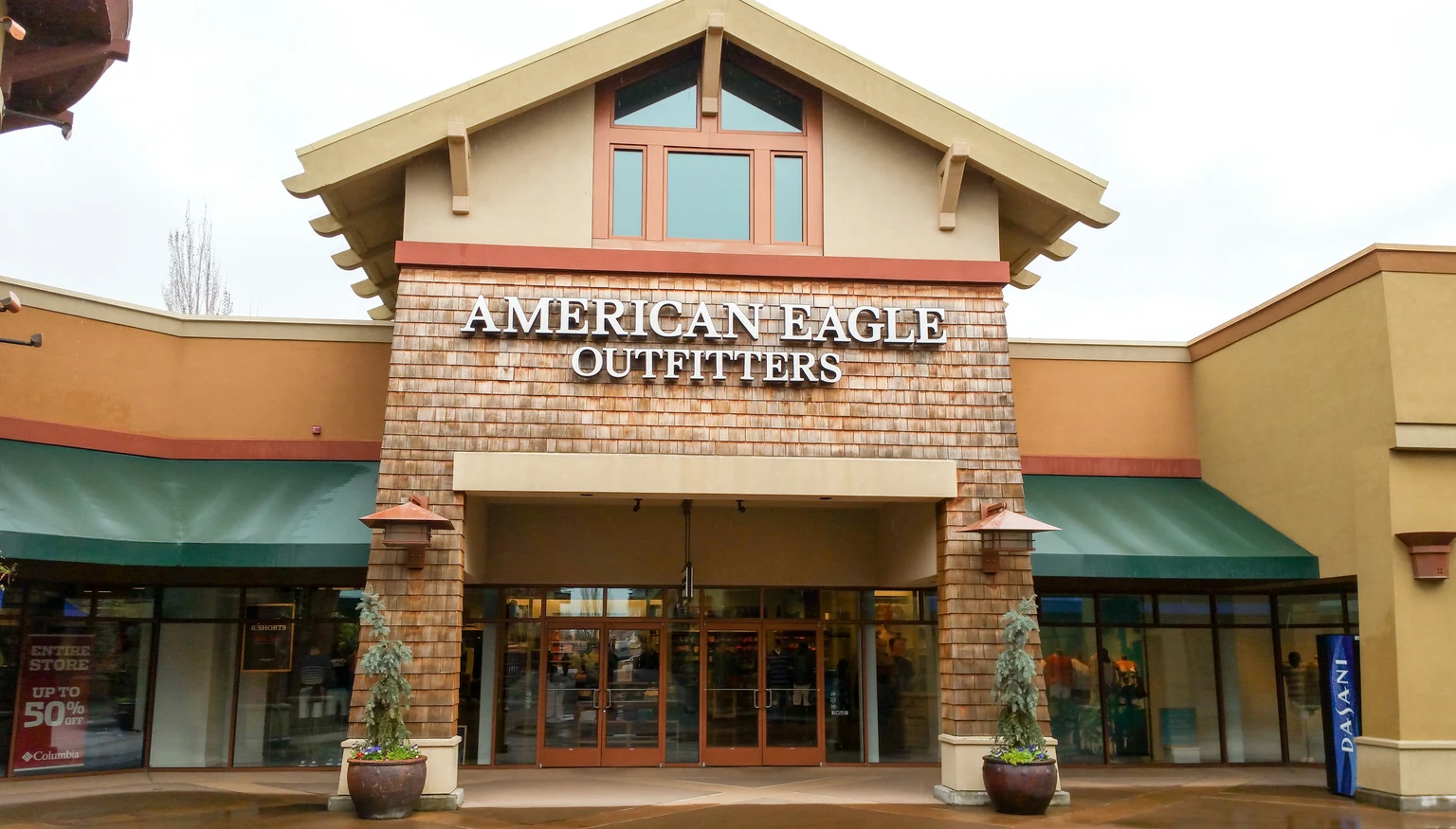 Despite Its Plunge, American Eagle Outfitters Is Still An Excellent Fit For Your Portfolio