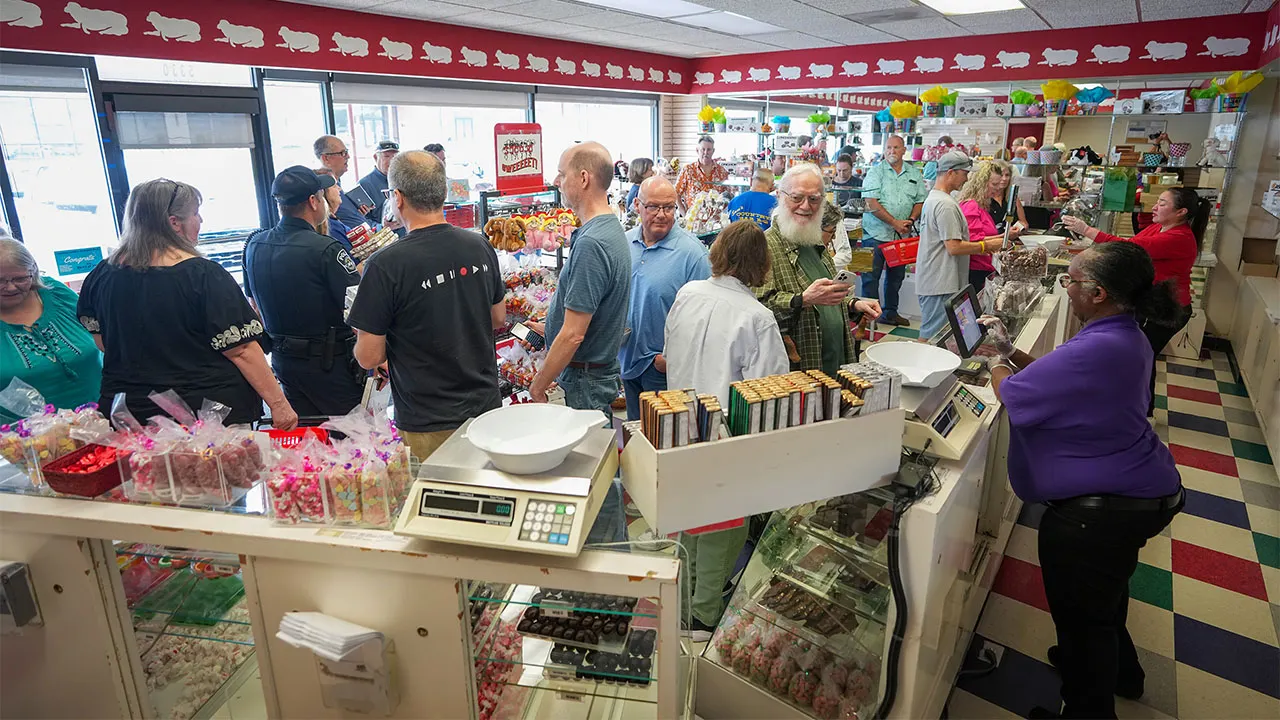 Longtime Texas candy company to close all locations as costs soar